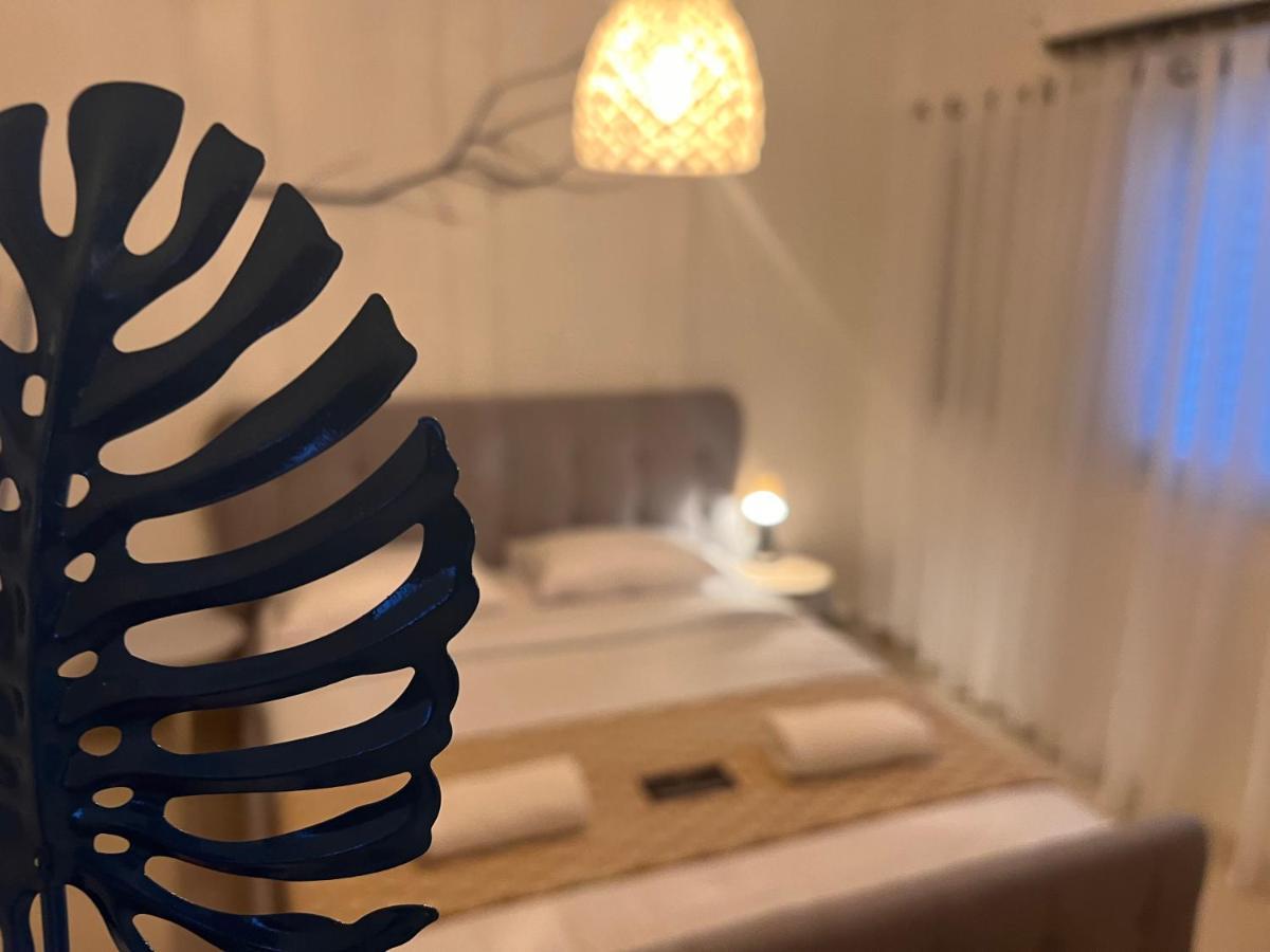 Kingdom Of The Dead Sea Crown Group Collection Apartment Neve Zohar Bagian luar foto